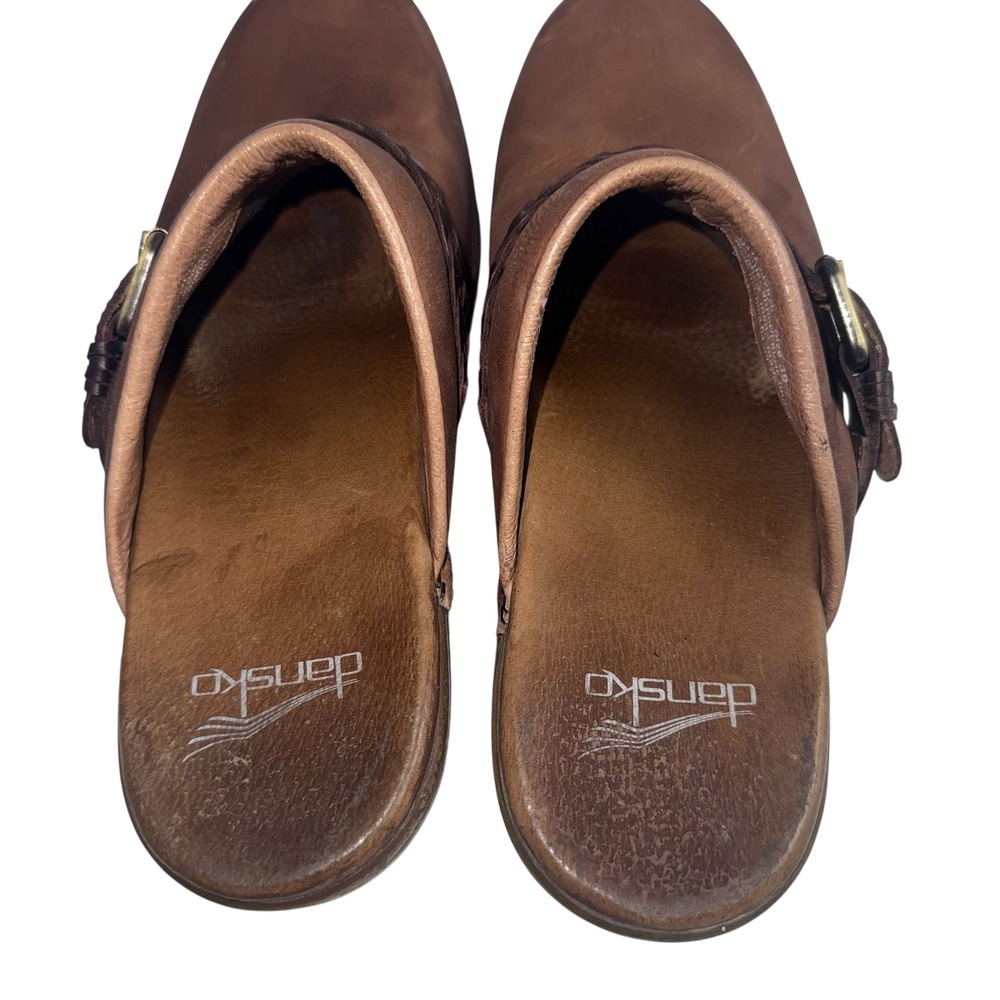 Dansko Brown Leather Braided Buckle Clogs‎ Mules Faux Wood Grain Heel Women's 39 - Picture 5 of 10
